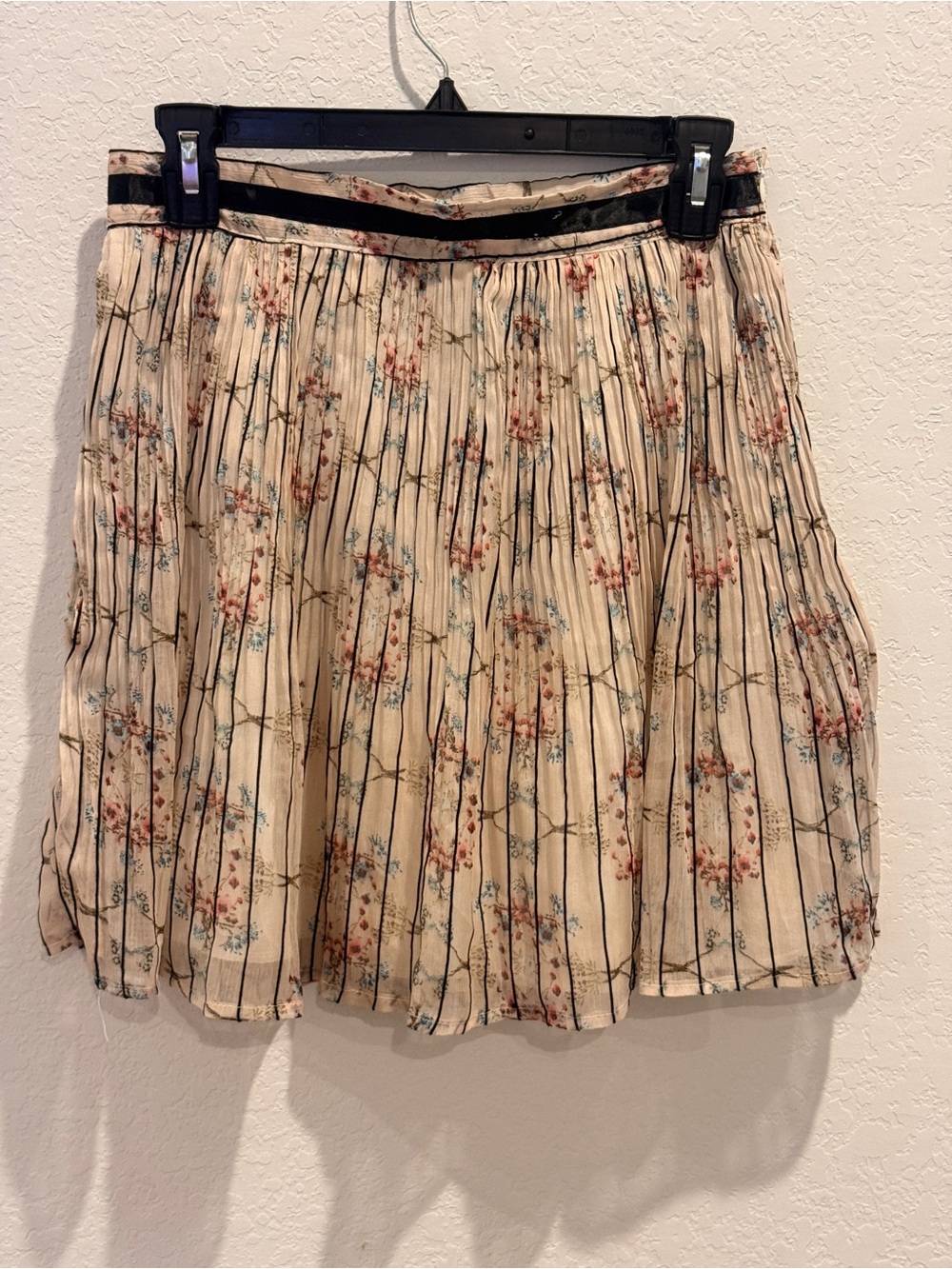 POL Cream Floral Pleated Skater Skirt